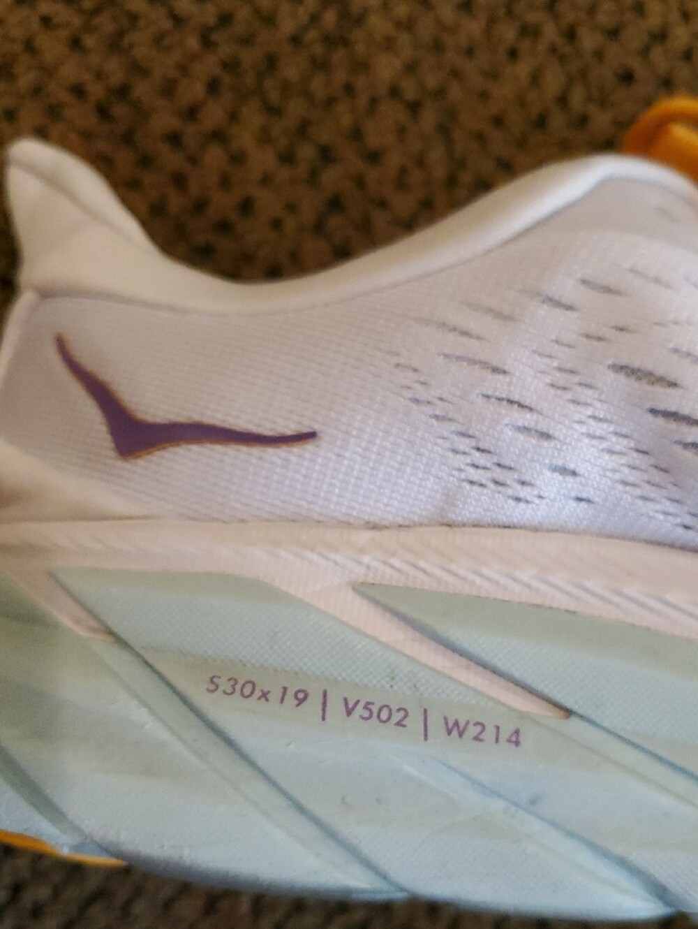 Hoka Clifton 8 Women's White Shoes with Yellow Laces Size 7.5 - Picture 2 of 15
